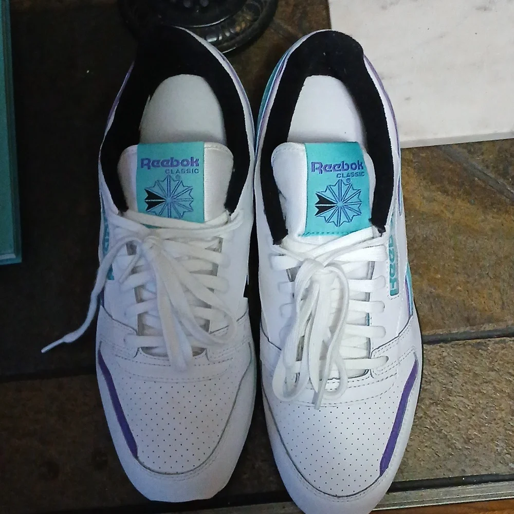 Reebok  classic size 10. - Picture 5 of 5